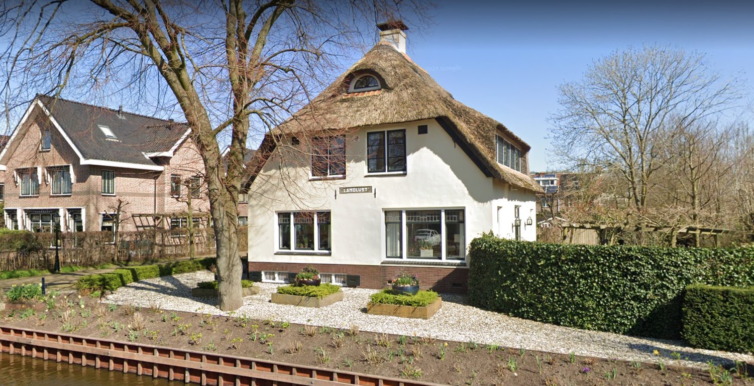 Even wegdromen: deze Delftse woonboerderij mét wijnkelder staat nu te koop