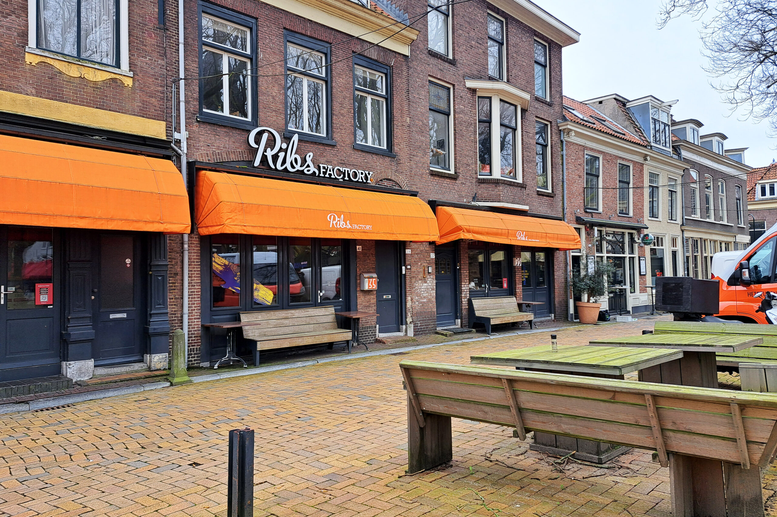 Liefhebbers van spareribs opgelet: Ribs Factory Delft gaat sluiten ...