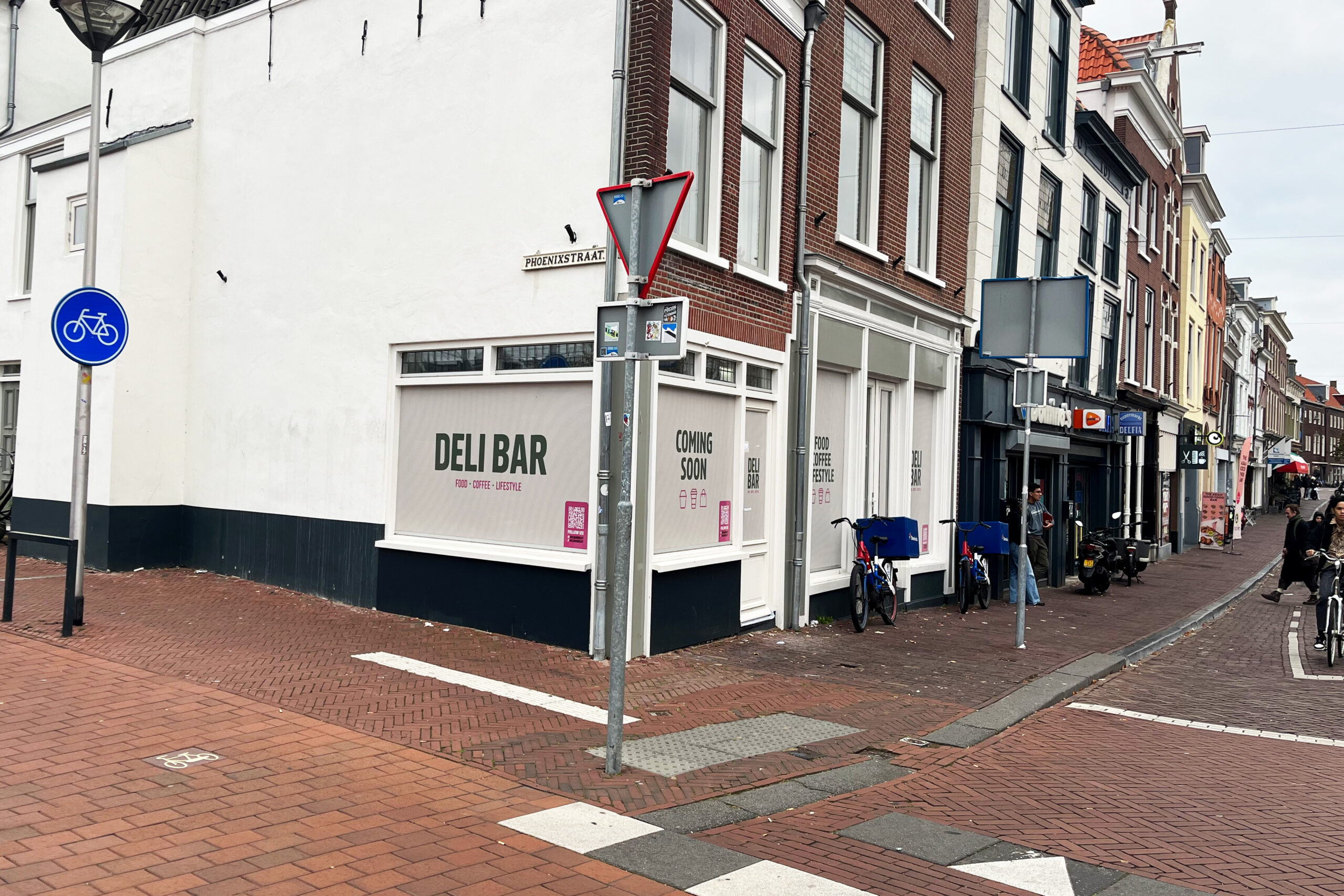 Koffie en broodjes! Binnenkort opent Deli Bar in Delft