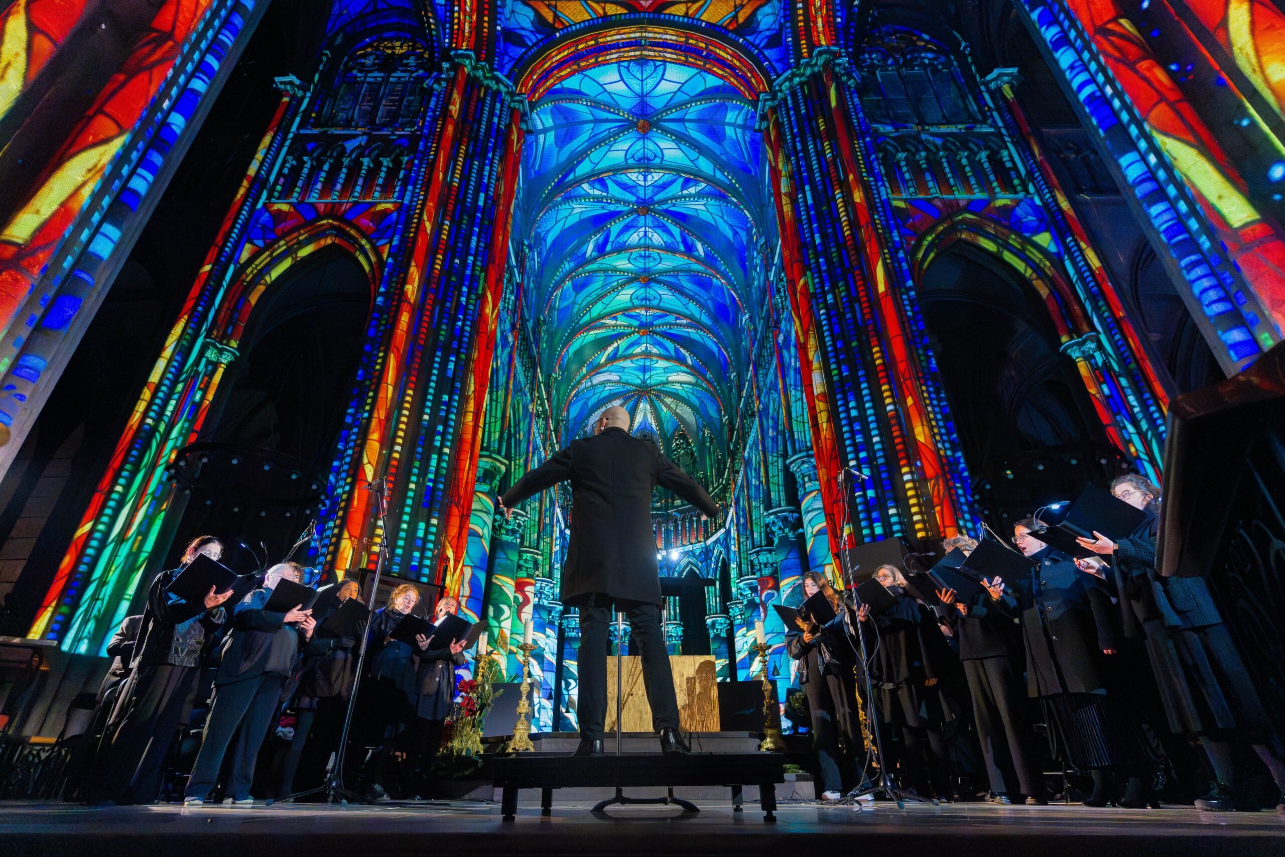 Laatste kaarten! Populaire lichtshow Luminiscence in de Oude Kerk is gestart