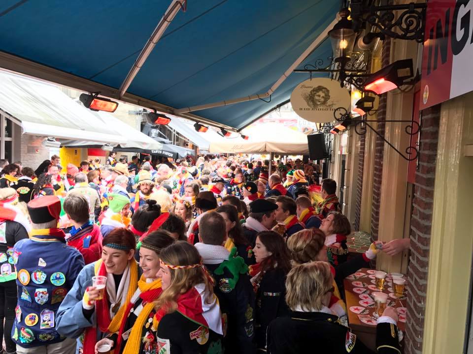 carnaval-pantoffel