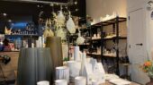 Bij Dolce Lifestyle in Den Bosch shop je mooie cadeaus voor de kerst zoals vazen, minimalistische kerstboompjes en edelherten