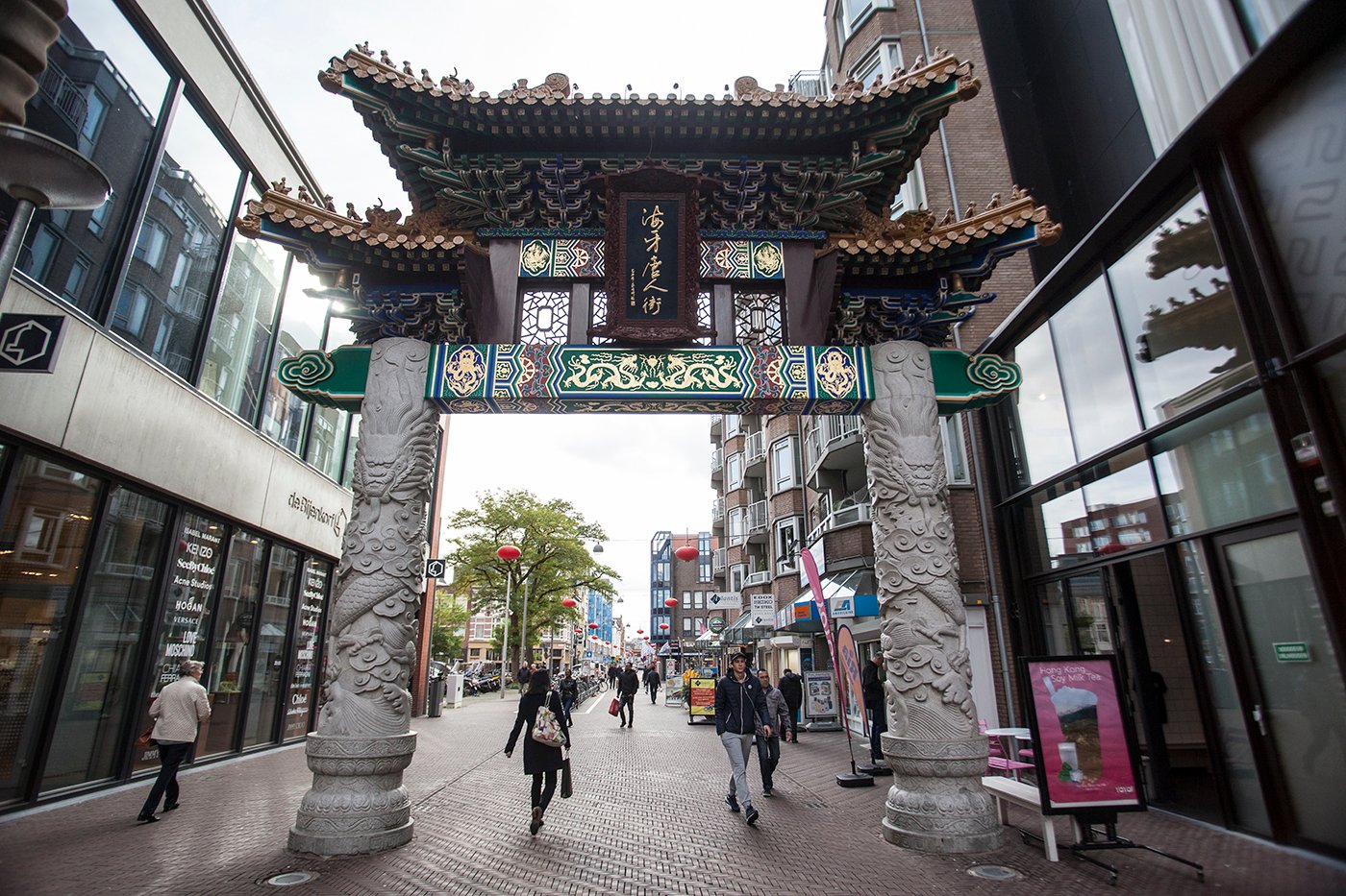 Poort Chinatown Den Haag. Foto Joyce Hoogland