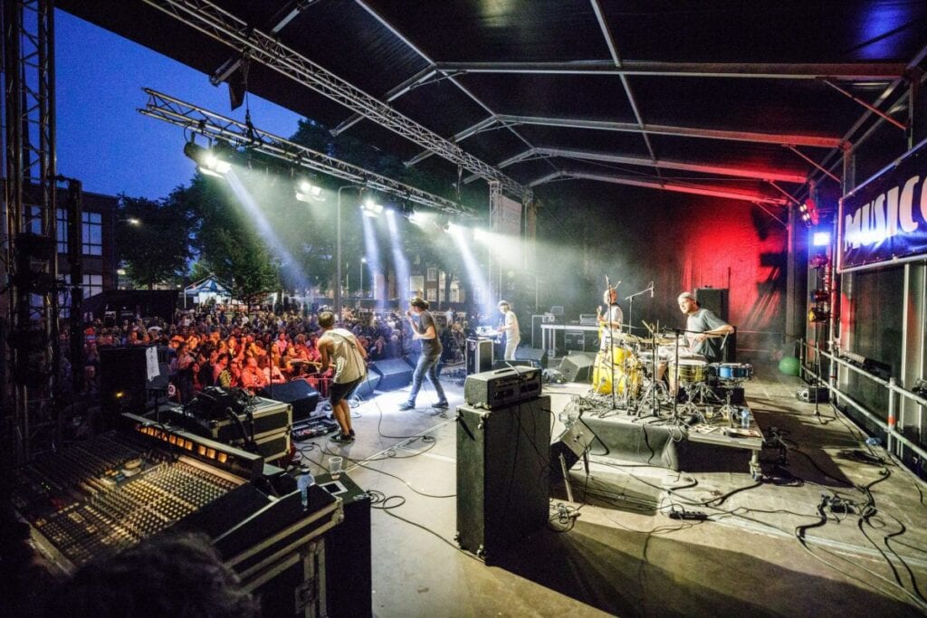 Winactie voor Haagse rockfans Gratis naar muziekfestival Kaderock indebuurt Den Haag