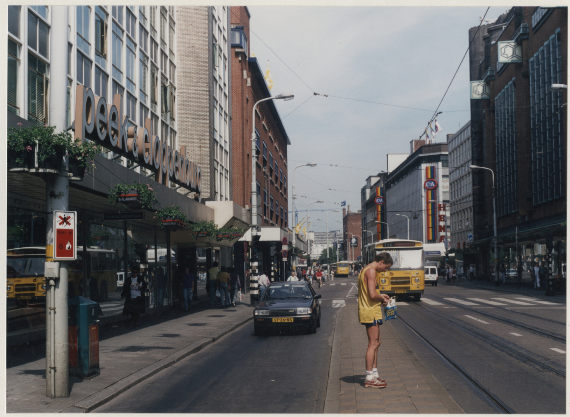 17 Foto's van het Haagse centrum in de jaren '80 indebuurt Den Haag 17 Foto's van het Haagse centrum in de jaren '80 indebuurt Den Haag