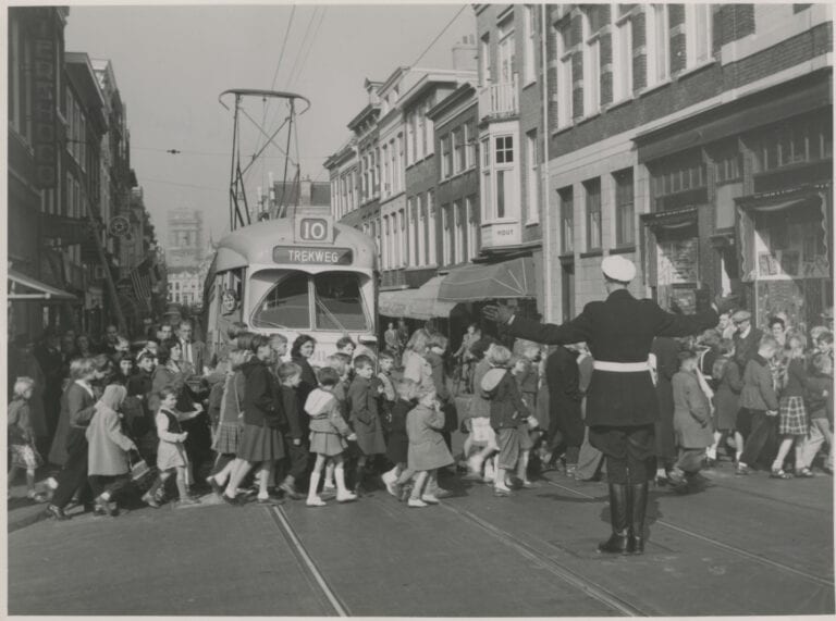 Zo zag Den Haag eruit in de jaren '50 indebuurt Den Haag