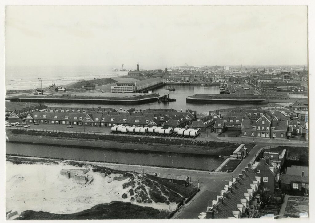 Vroeger op Scheveningen Oude foto's van de havens indebuurt Den Haag