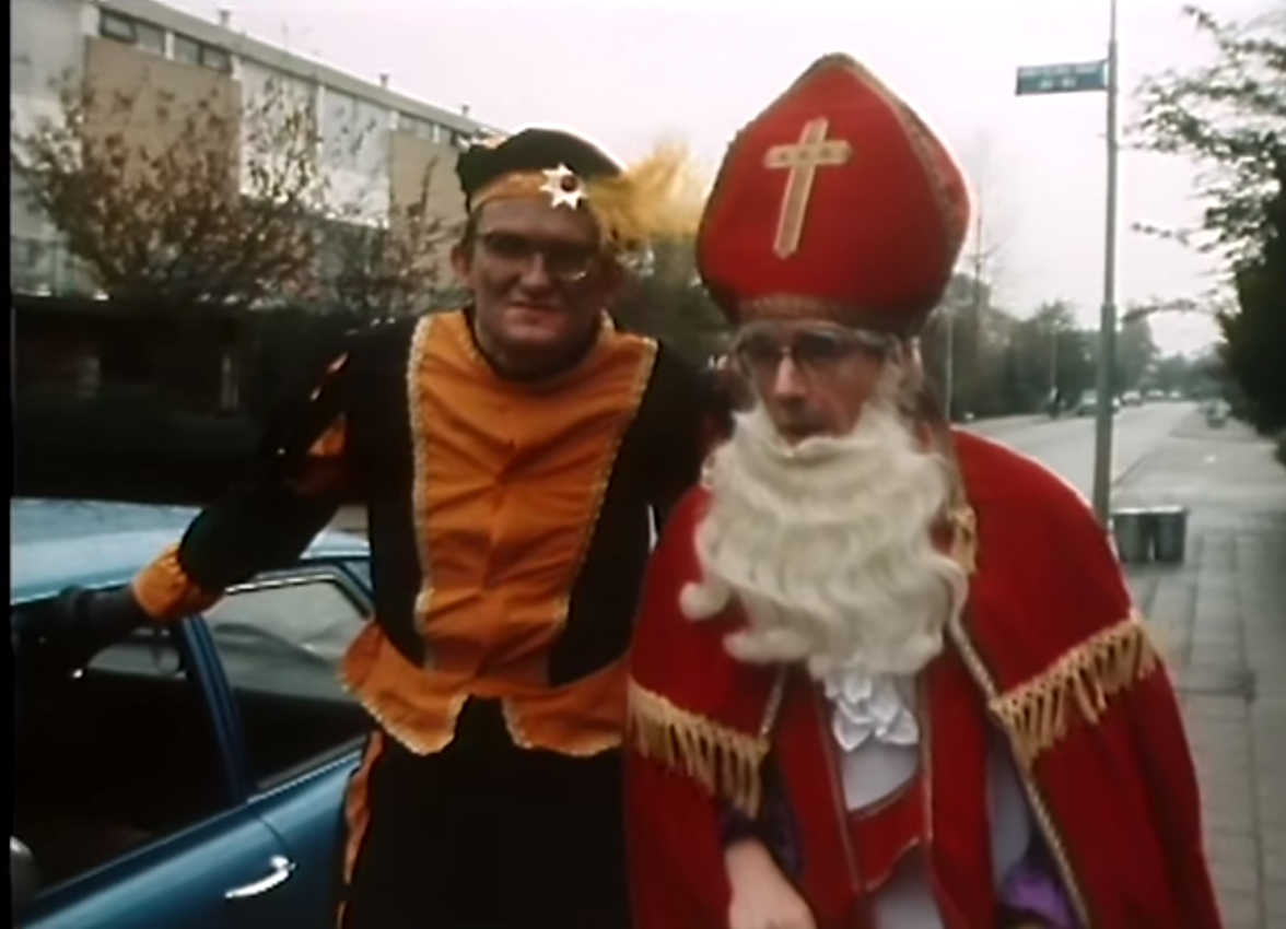 4 x hardop lachen met de leukste filmpjes van Van Kooten en De Bie over Sinterklaas indebuurt 4 x hardop lachen met de leukste filmpjes van Van Kooten en De Bie over Sinterklaas indebuurt