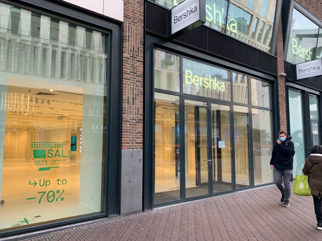 Hierom is na Zara ook de winkel van Bershka helemaal leeggehaald