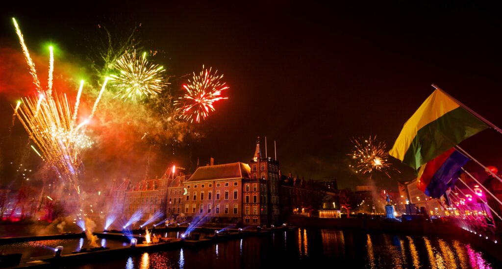 Het vreugdevuur gaat een dag voor oud en nieuw al in de hens én de