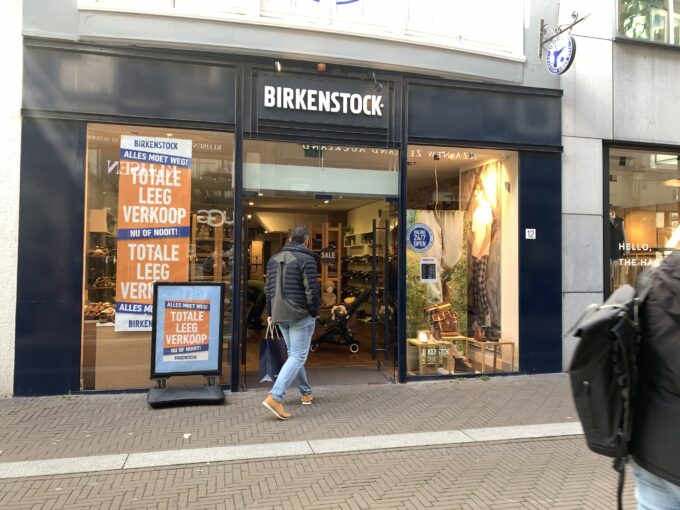 Hier is vanaf nu een Birkenstock outlet te vinden indebuurt Den Haag
