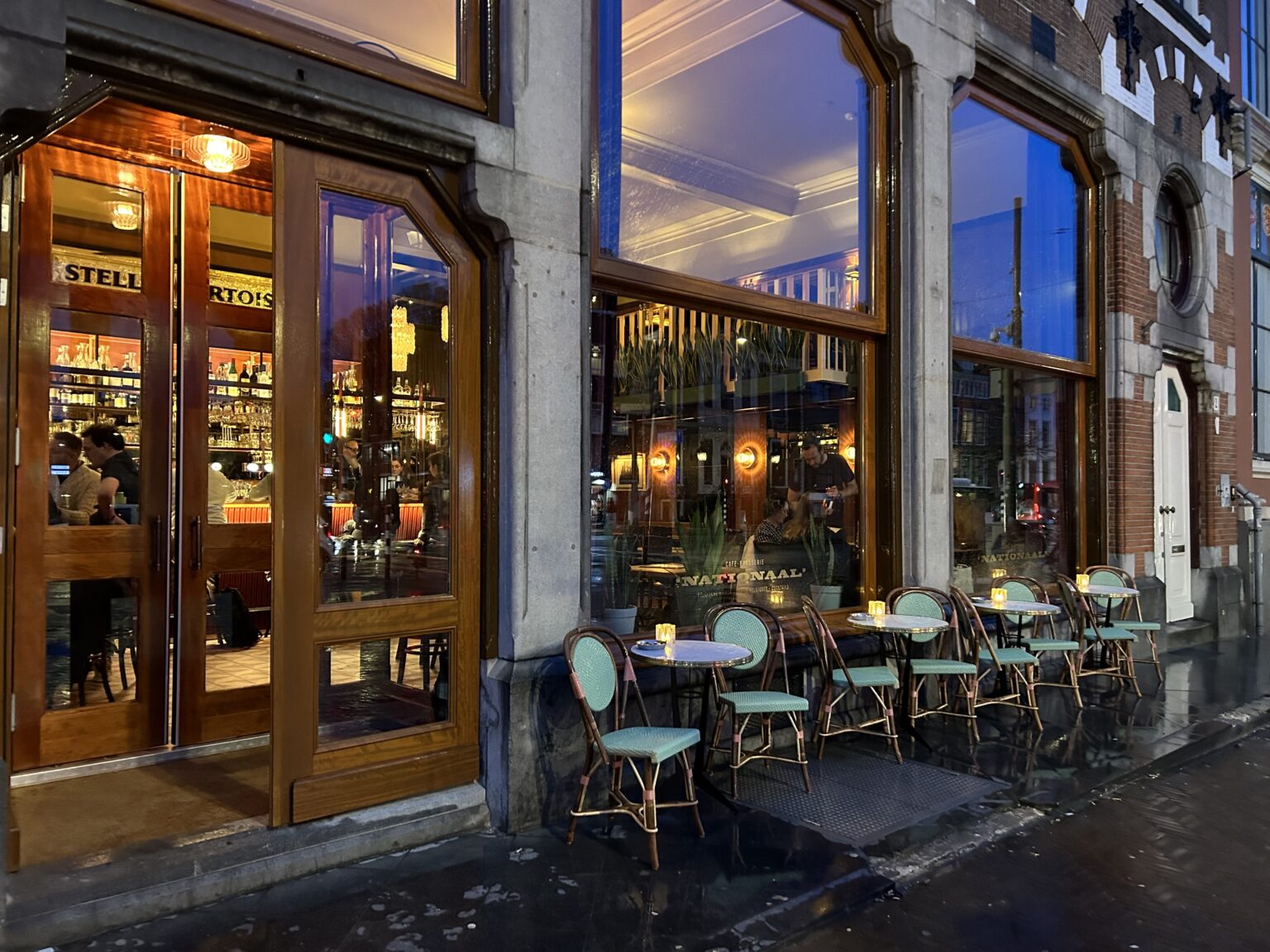 Nieuw in Den Haag: terug in de tijd bij Belgisch Café Brasserie ...