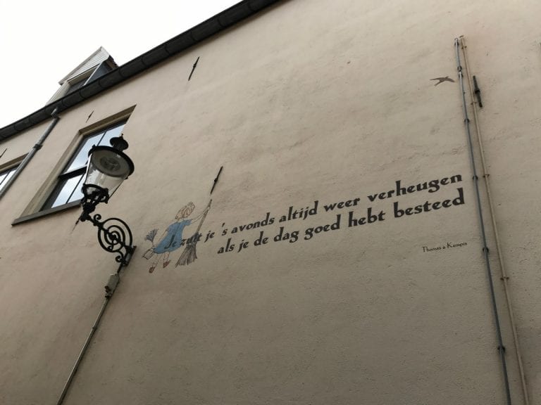 Straatpoëzie 5x spreuken en quotes op de muren van onze