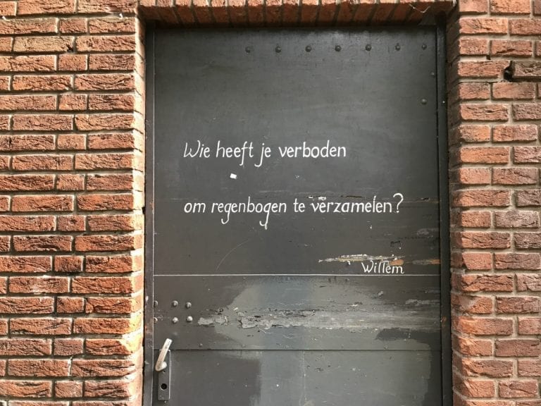 Straatpoëzie 5x spreuken en quotes op de muren van onze