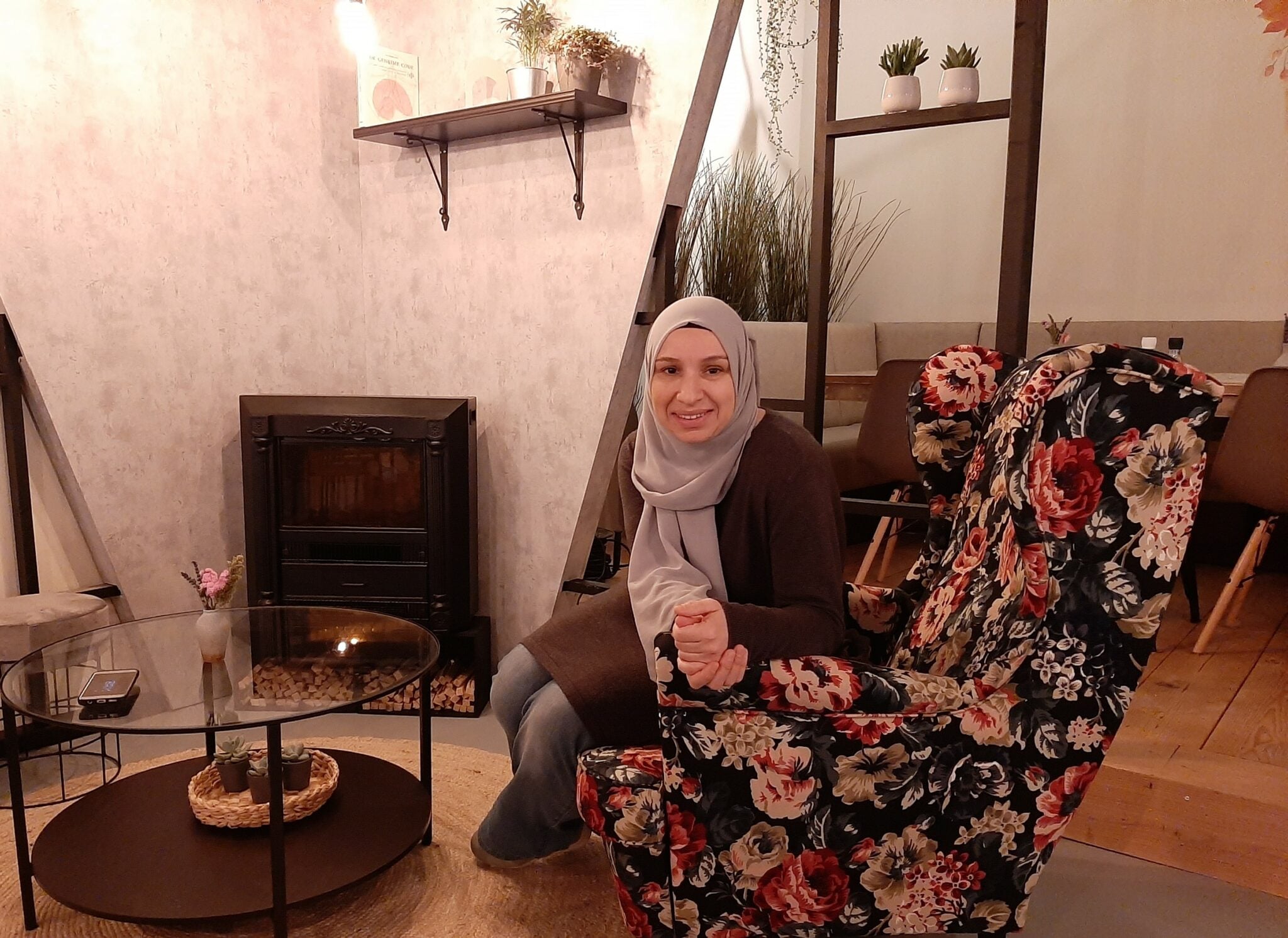 Fatma begint haar eigen Yof café: ‘Dit misten Turkse jongeren in Deventer’