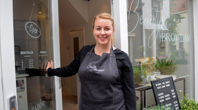 wenkbrauwen verven Deventer