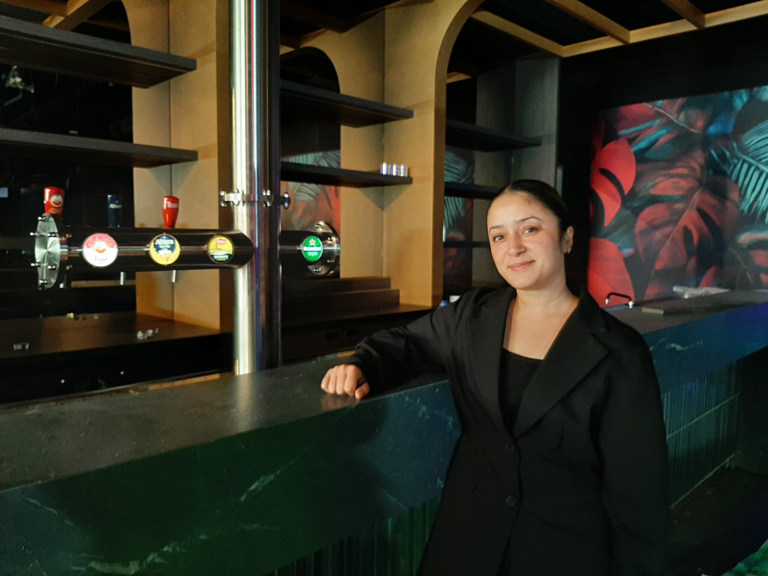 Nieuw in Deventer: ‘Hier kun je bowlen, glow in the darkgolfen én poolen onder één dak’
