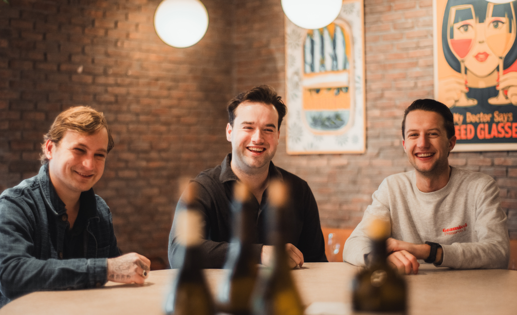 Deze wijnbar is nieuw in Deventer: ‘Voor een glaasje, een praatje en een lekker plankje’