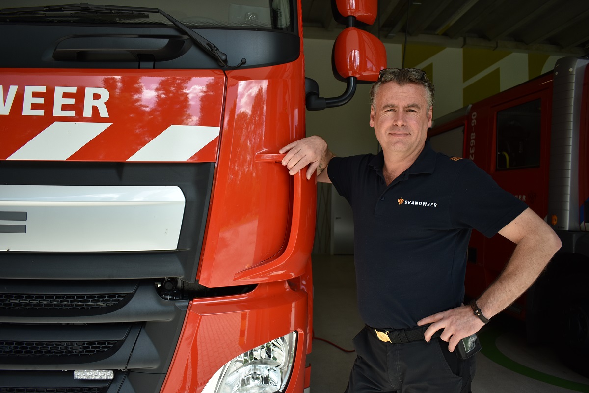 brandweerman-michiel-doetinchem-brandweerauto-2