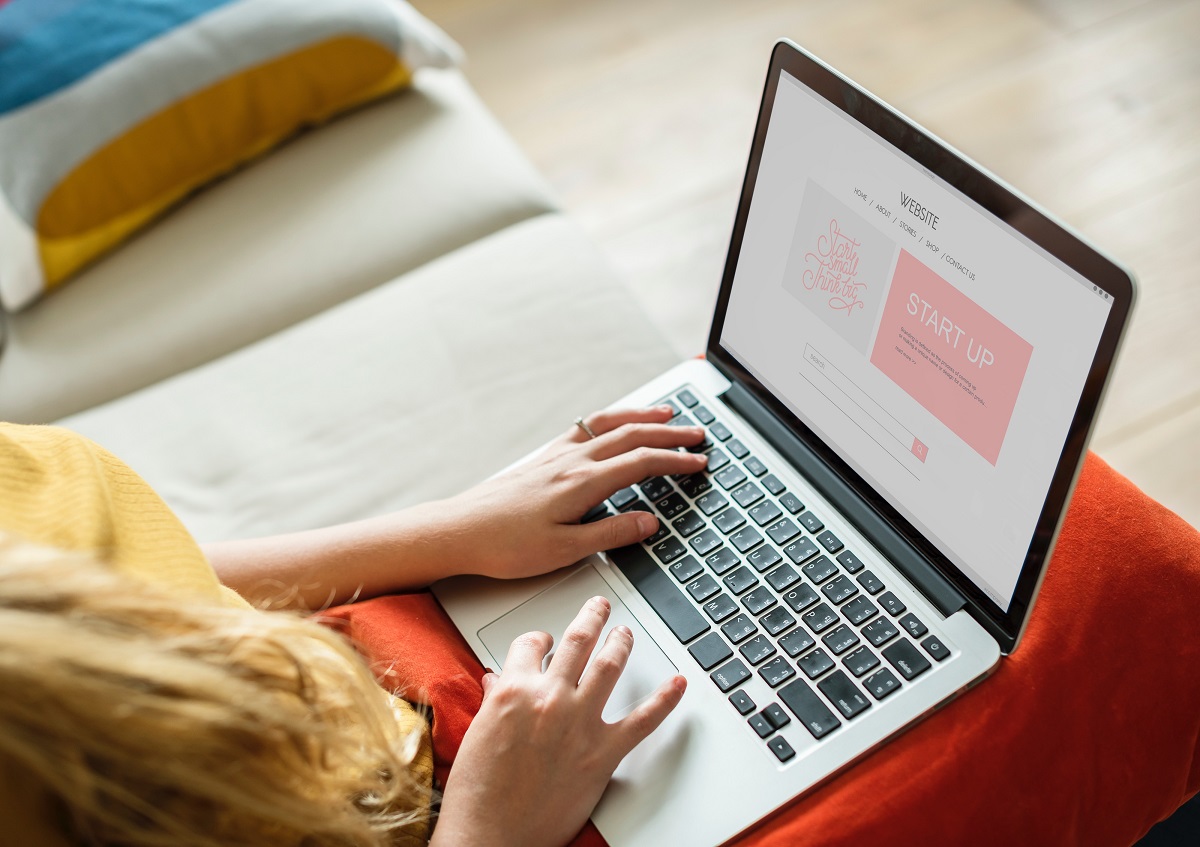 laptop start up Unsplash websitebouwers