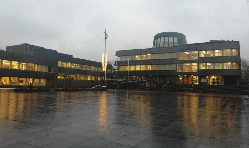 Stadhuis gemeente doetinchem geen regenboogvlag