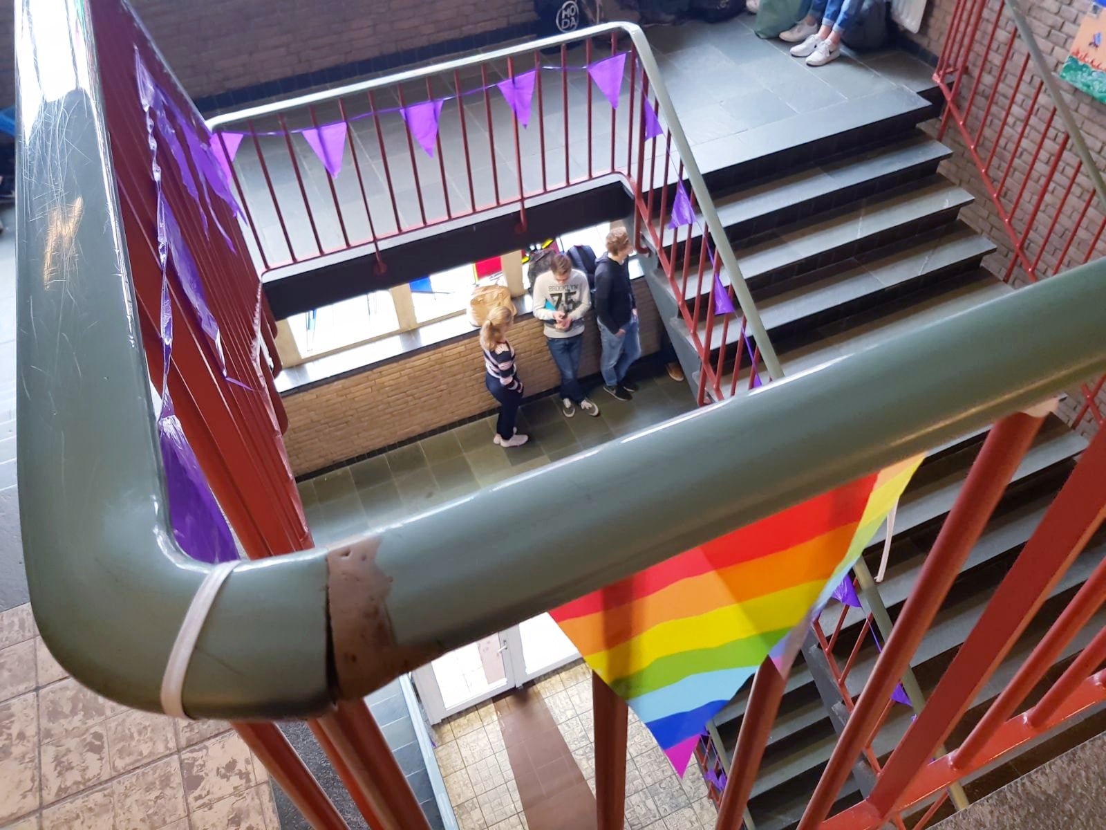 Denk jij vandaag meer paars op straat in Dordrecht te zien? Dit is de reden!