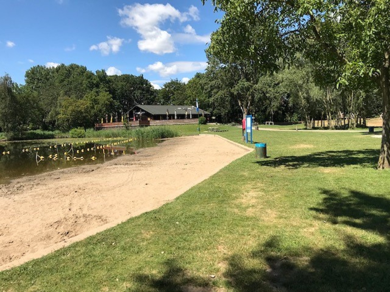 Dit is waarom je niet moet zwemmen in zwemplas De Merwelanden (ook je hond niet)