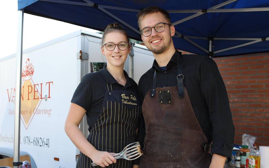 Bart en Laura Van Pelt Delicatessen Lunchroom Winkelcentrum Sterrenburg