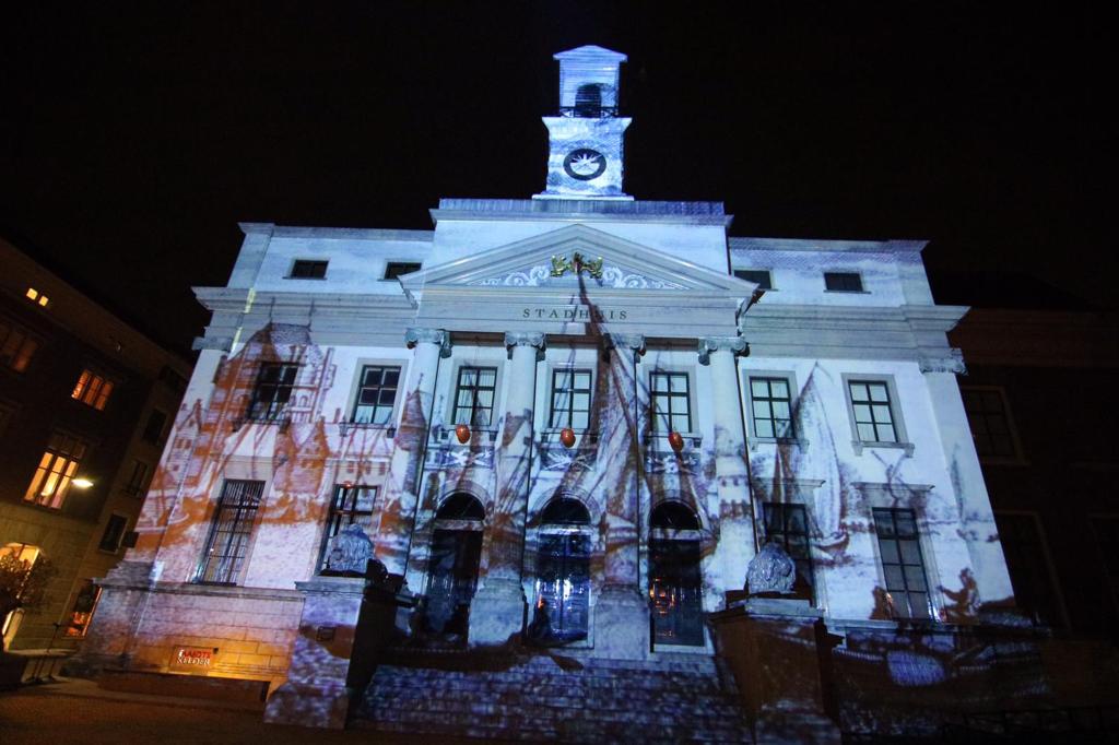 Dwaal-Licht-Spoor Dordtse Decemberdagen lichtprojecties Dordrecht - Stadhuis