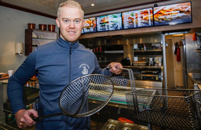 Mitchell Fok Vermoen's Taria snackbar Wielwijk - Thymen Stolk Dordt Centraal