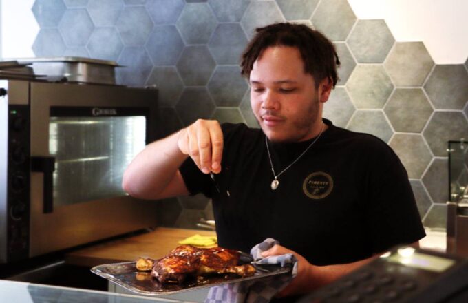 Carlington Morrissey - Pimento Tapas Bar - Voorstraat Dordrecht Jamaicaans Mediterraans
