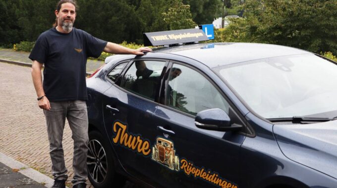 Henk van den Berg autorijschool Thure Rijopleidingen Dordrecht autorijles rijbewijs