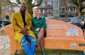 De Social Sofa naast Restaurant Het bevertje vraagt aandacht voor Orange the World Dordrecht 2022