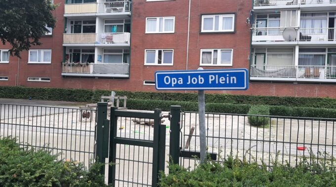 Het Opa Job Plein aan de Vanenburg