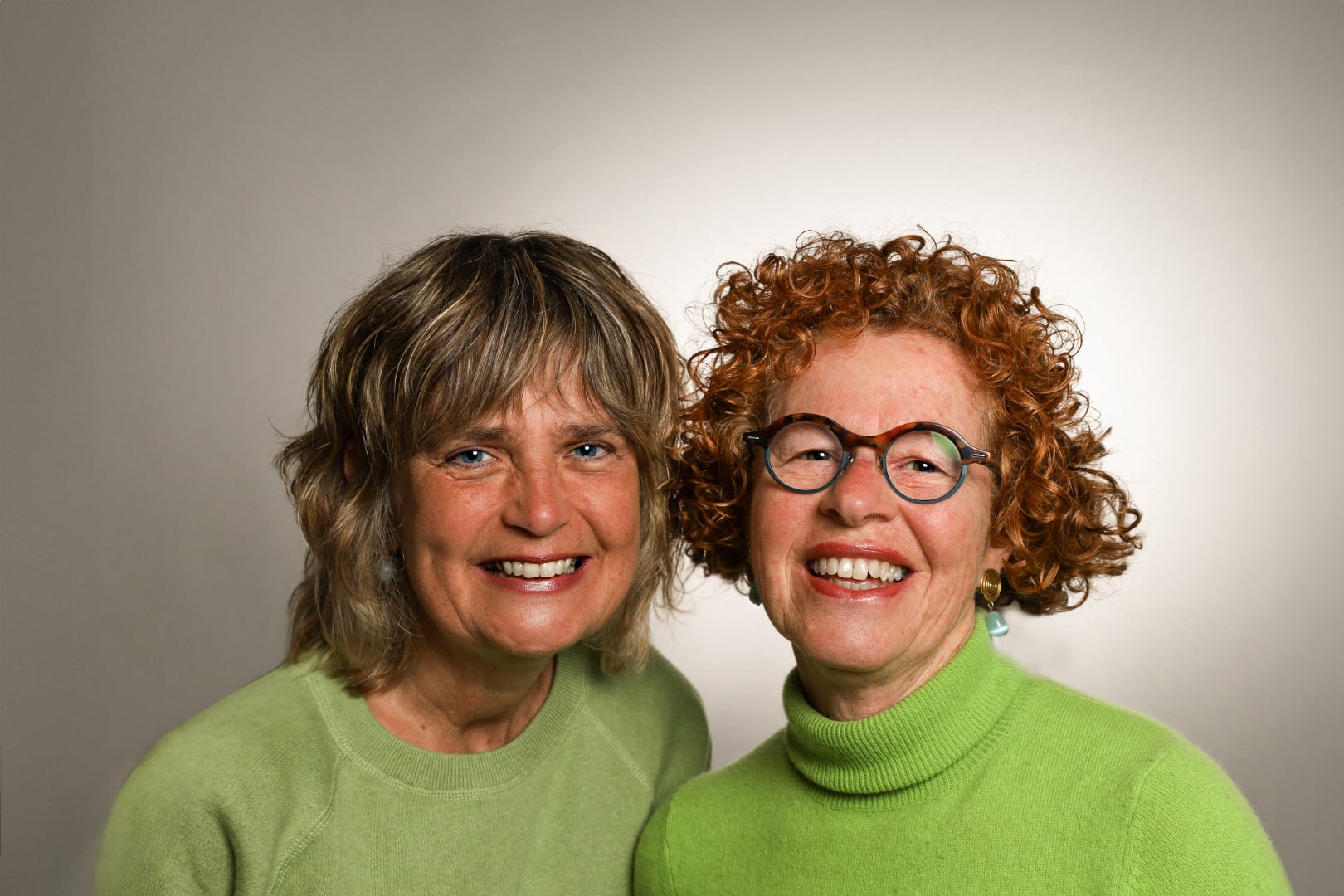 Linda en Corrie verkopen cadeautjes die dubbel zo blij maken: ‘Gezichtjes van arme kinderen lieten o