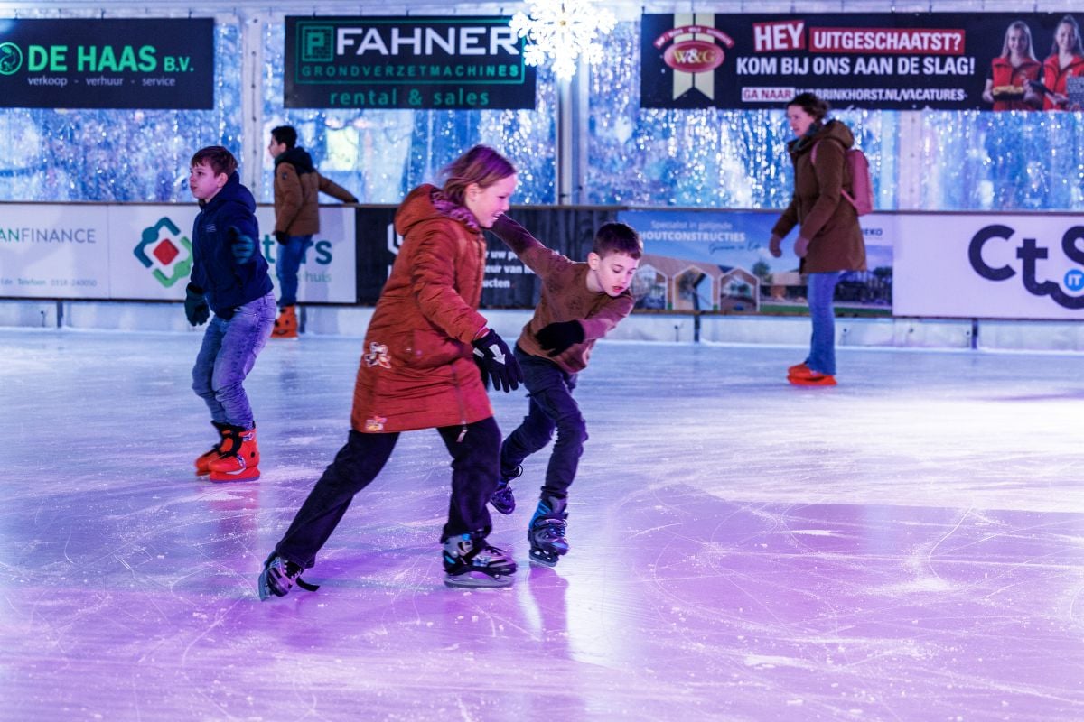 Hier moet je bij zijn! Vier het nieuwe jaar met schaatsen en lekkernijen op de ijsbaan in Ede