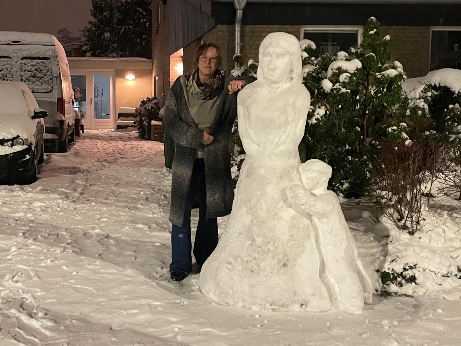 Annuska uit Bennekom maakt een bijzondere sneeuwcreatie: ‘Ik ben er 4 uur mee bezig geweest’