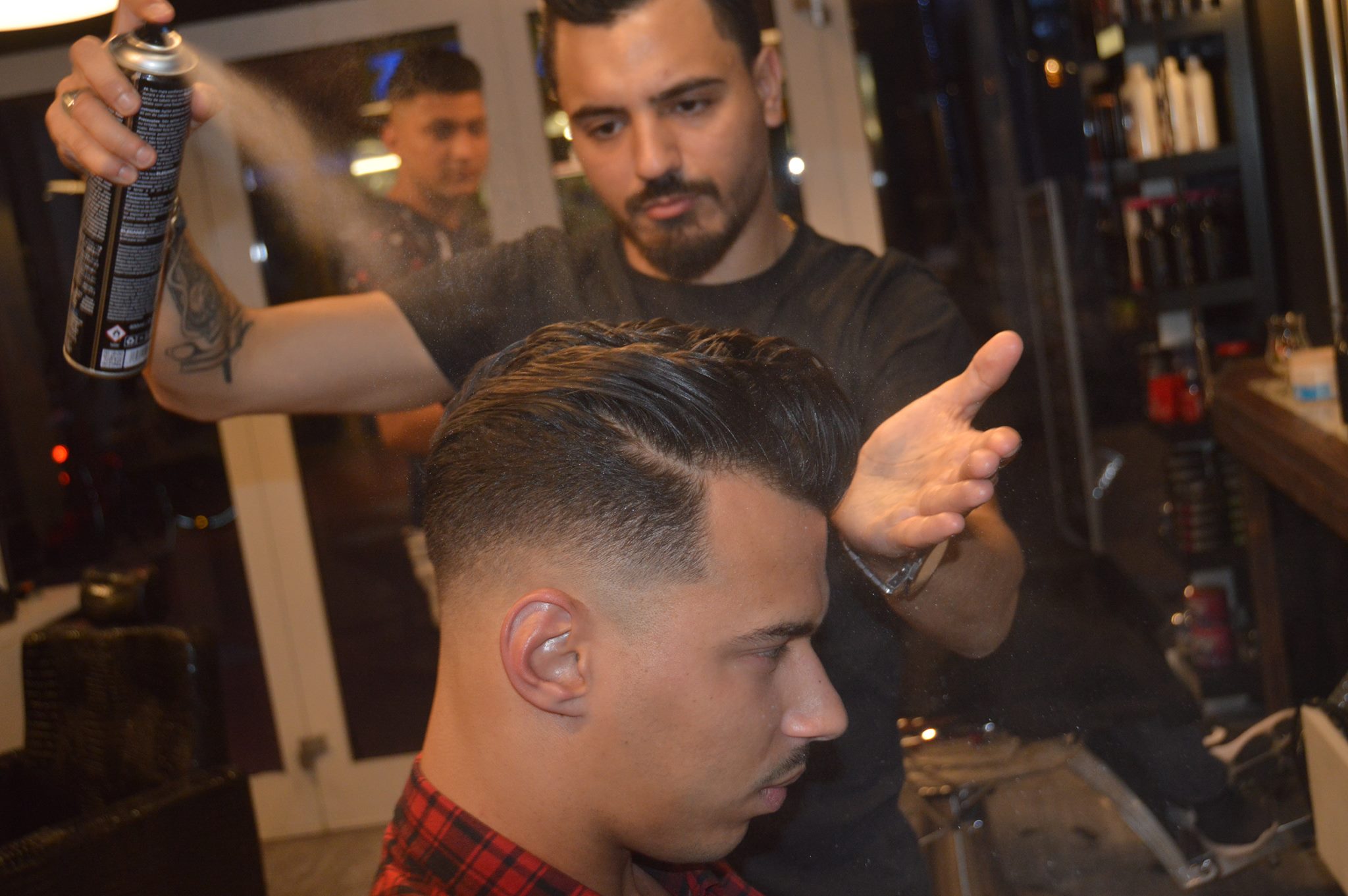 Aanbiedingen van de week merkkleding met 30 korting en een smartphone