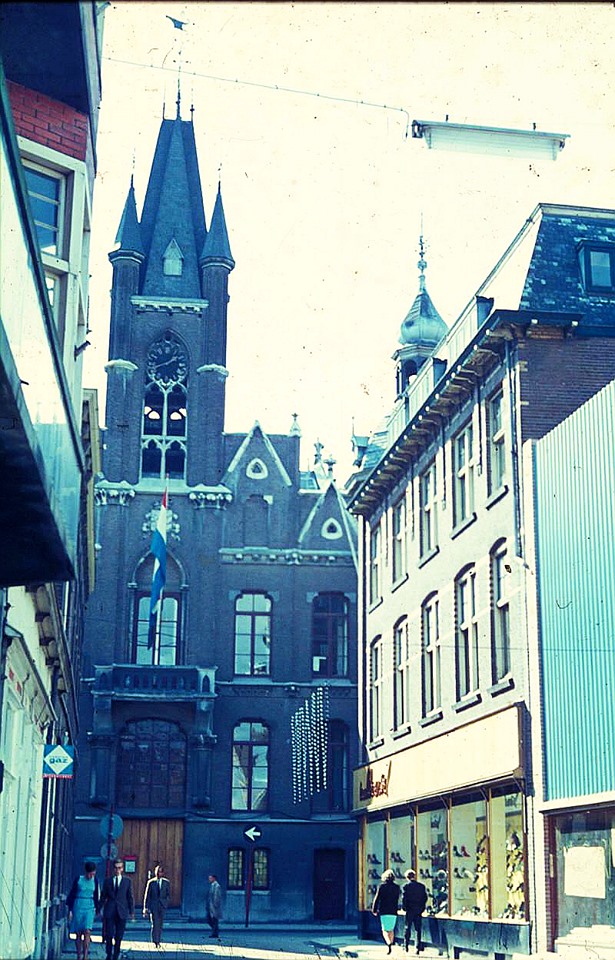 Toen in Eindhoven 11 x foto's van ons oude stadhuis