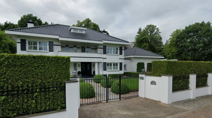 Kortonjolaan villa Eindhoven