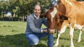 Boer Guus is trots op zijn koeien | Foto via Mijn Melk