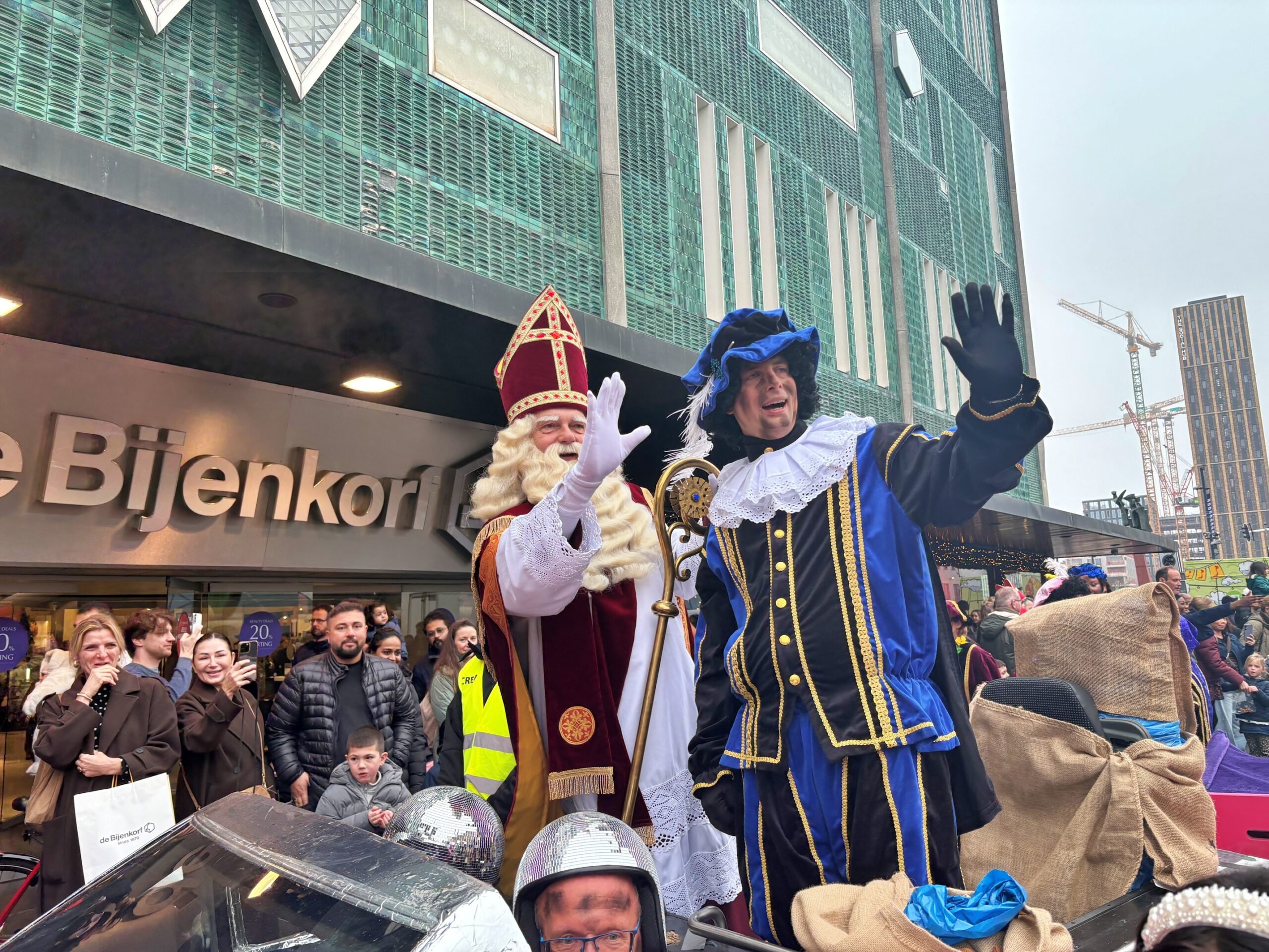 Foto’s! Zo zag de sinterklaasintocht 2025 in Eindhoven eruit