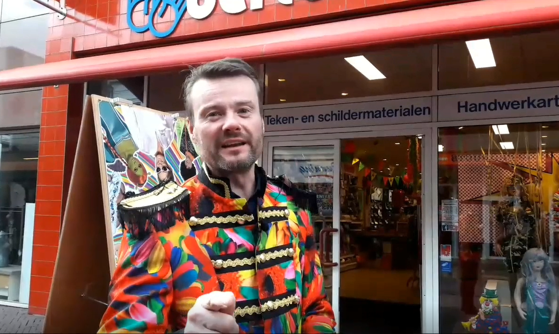 Alaaf! Wij gingen de leukste carnavalsoutfits passen bij Bertus Workel ...