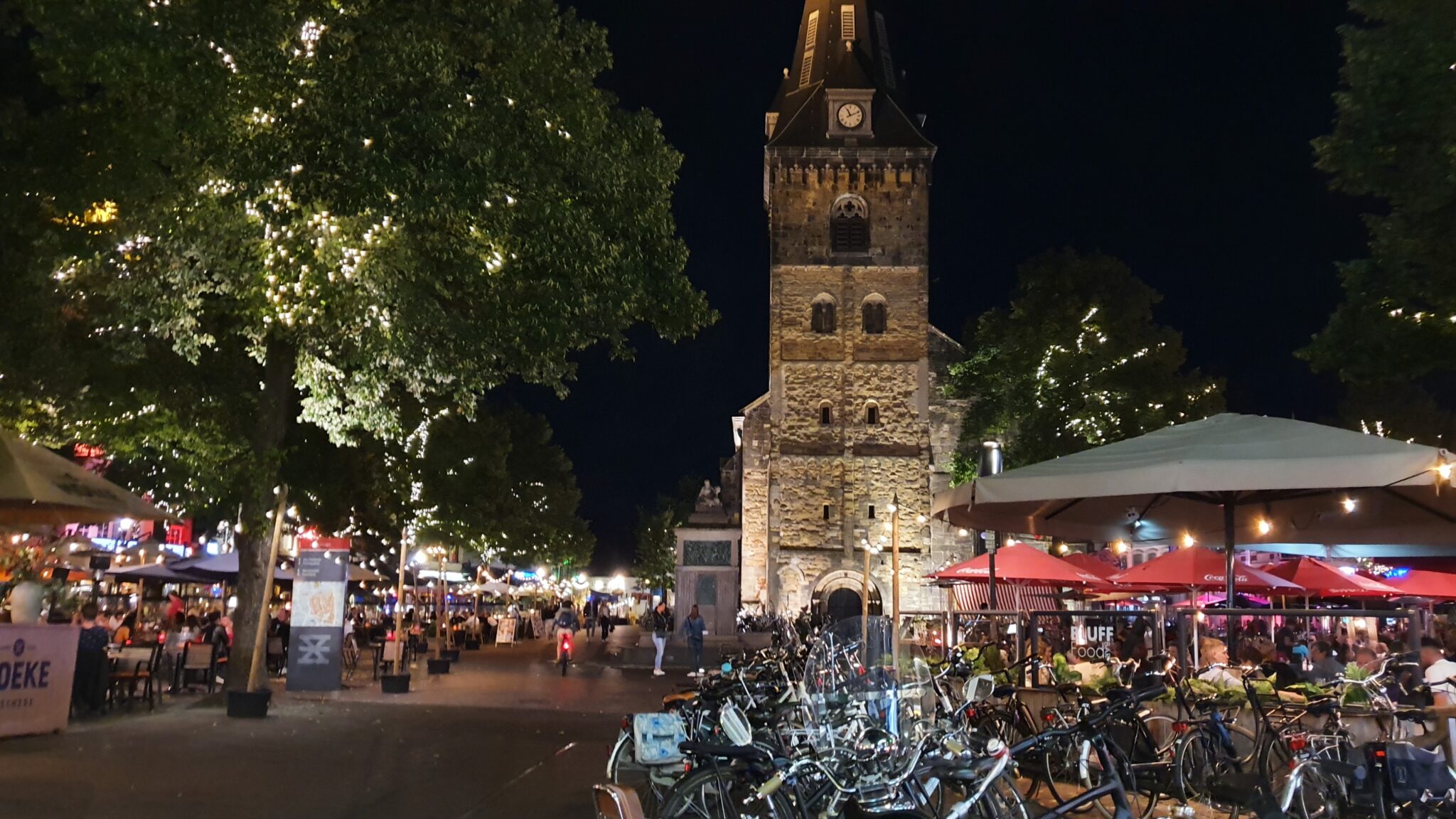 oude markt avond 3