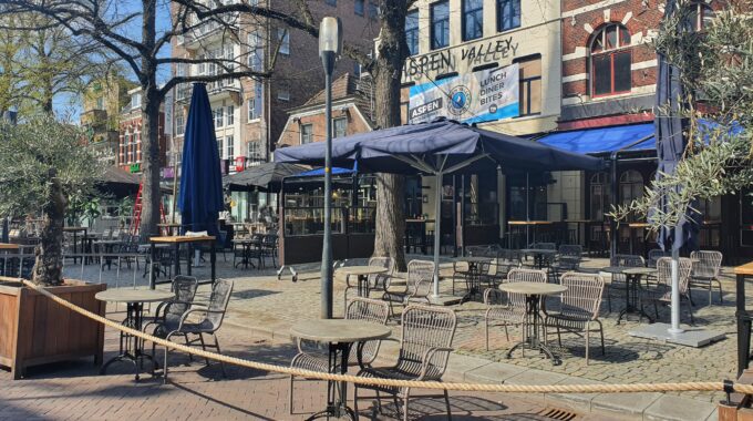 Terrassen in Enschede mogen open: alle regels op een rij