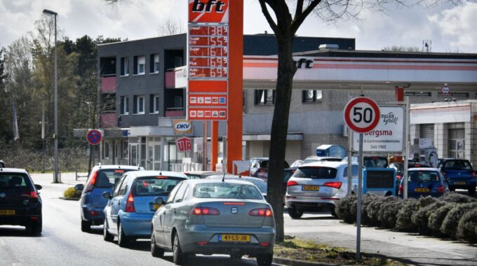 tanken-in-duitsland-grens-over-Almelo