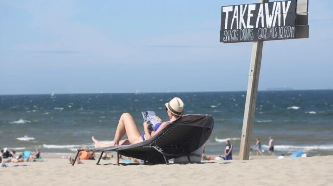naar het strand vanuit Enschede
