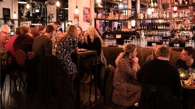 Twentsche Foodhal Enschede heeft acht wereldkeukens en heeft leuke evenementen en activiteiten