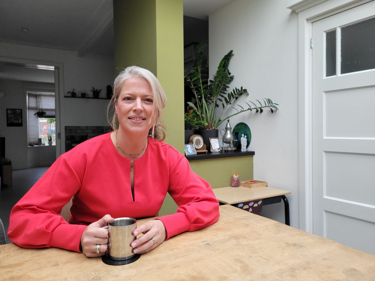 Enschedese opruimcoach Annemieke 'Heb je echt drie mattenkloppers nodig?'