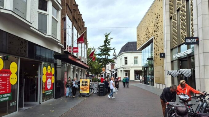 van uffelen outlet in pand expresso enschede kalanderstraat (1)